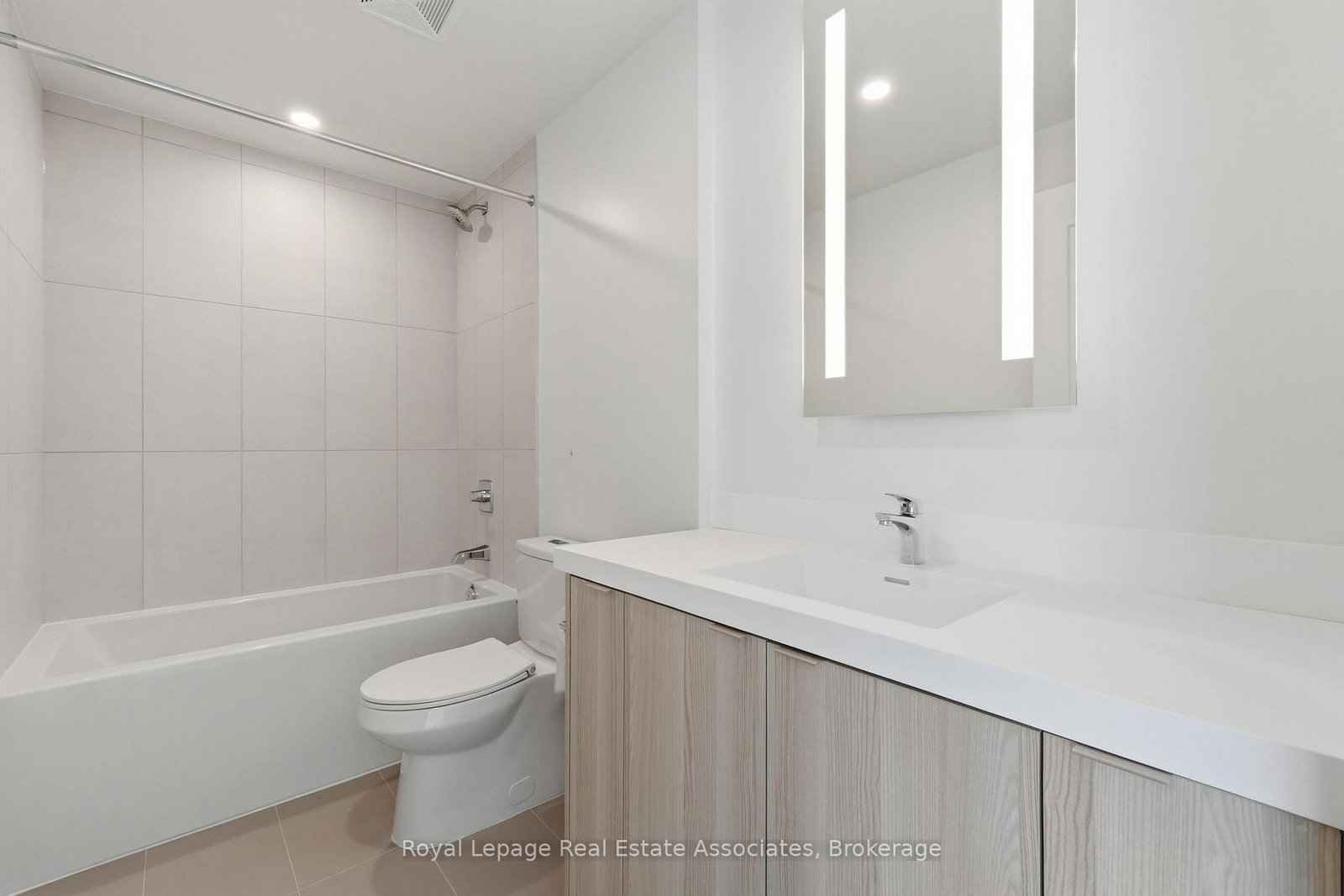 25 Cordova Avenue, Unit 416 - Photo 16