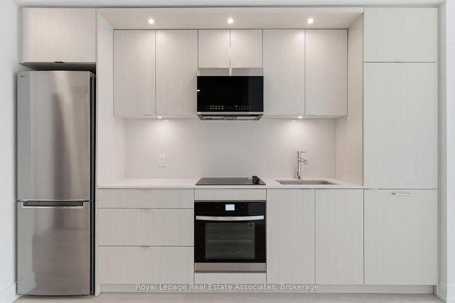 416 - 25 Cordova Avenue