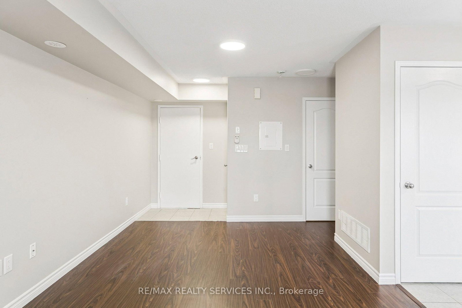 2504 Post Road, Unit 22 - Photo 9