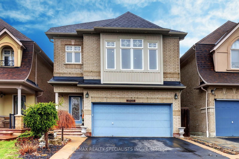 home for lease on 3935 Candlelight Drive