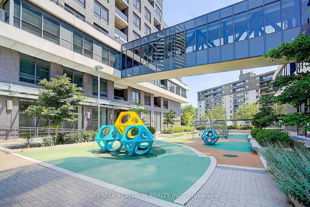 530 - 26 Gibbs Road W