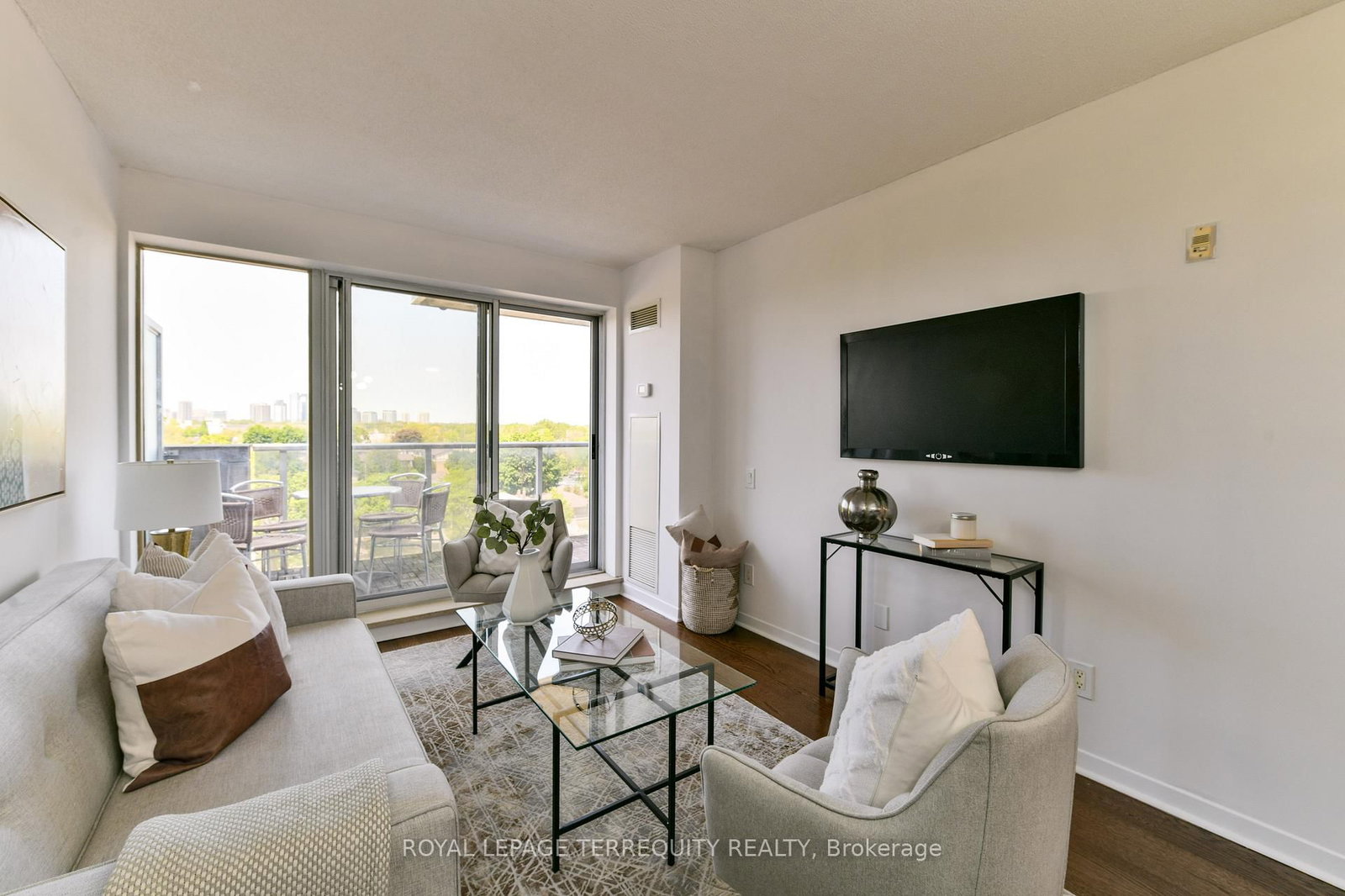 1040 The Queensway, Unit 705 - Photo 10