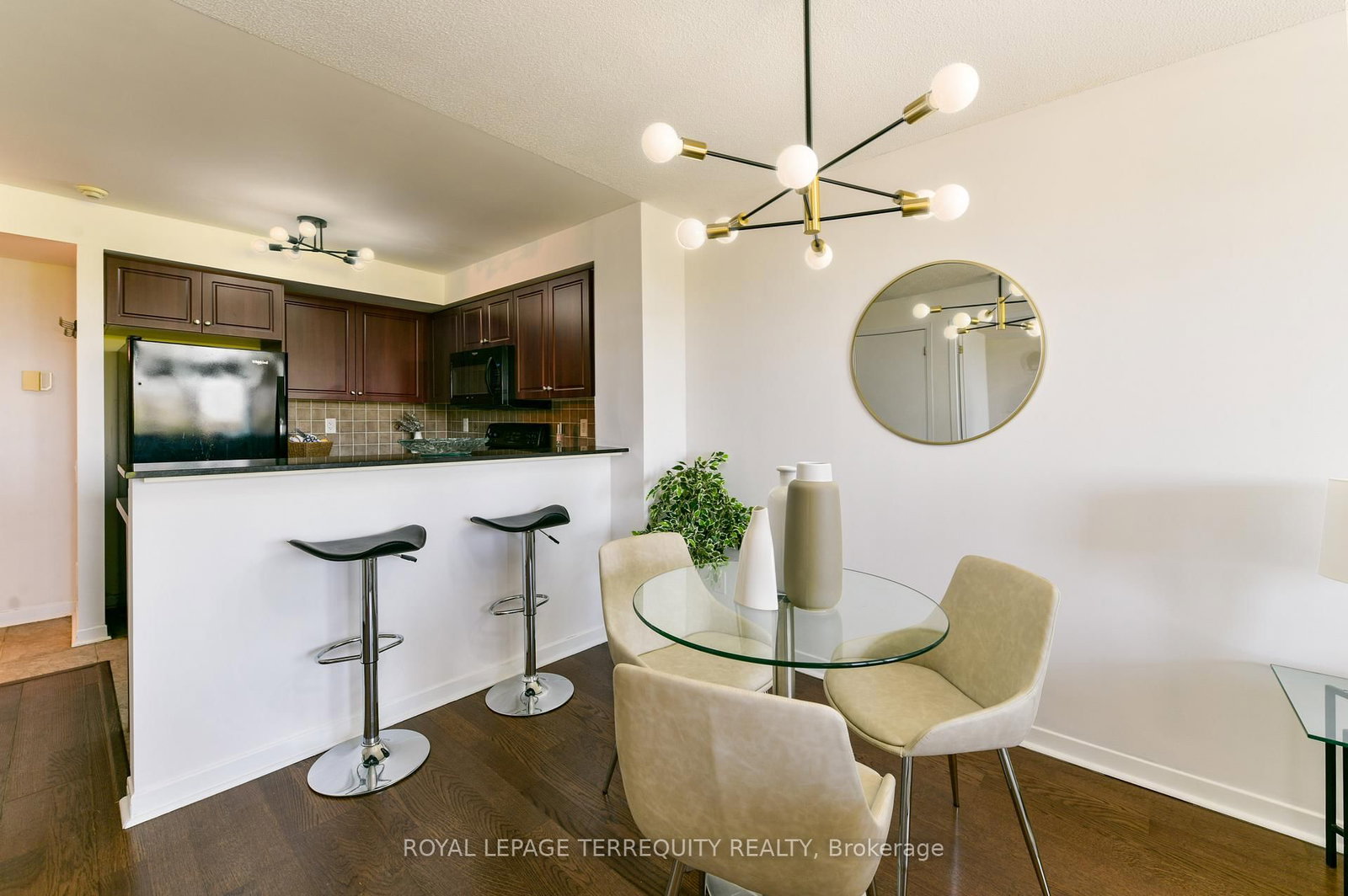 1040 The Queensway, Unit 705 - Photo 18