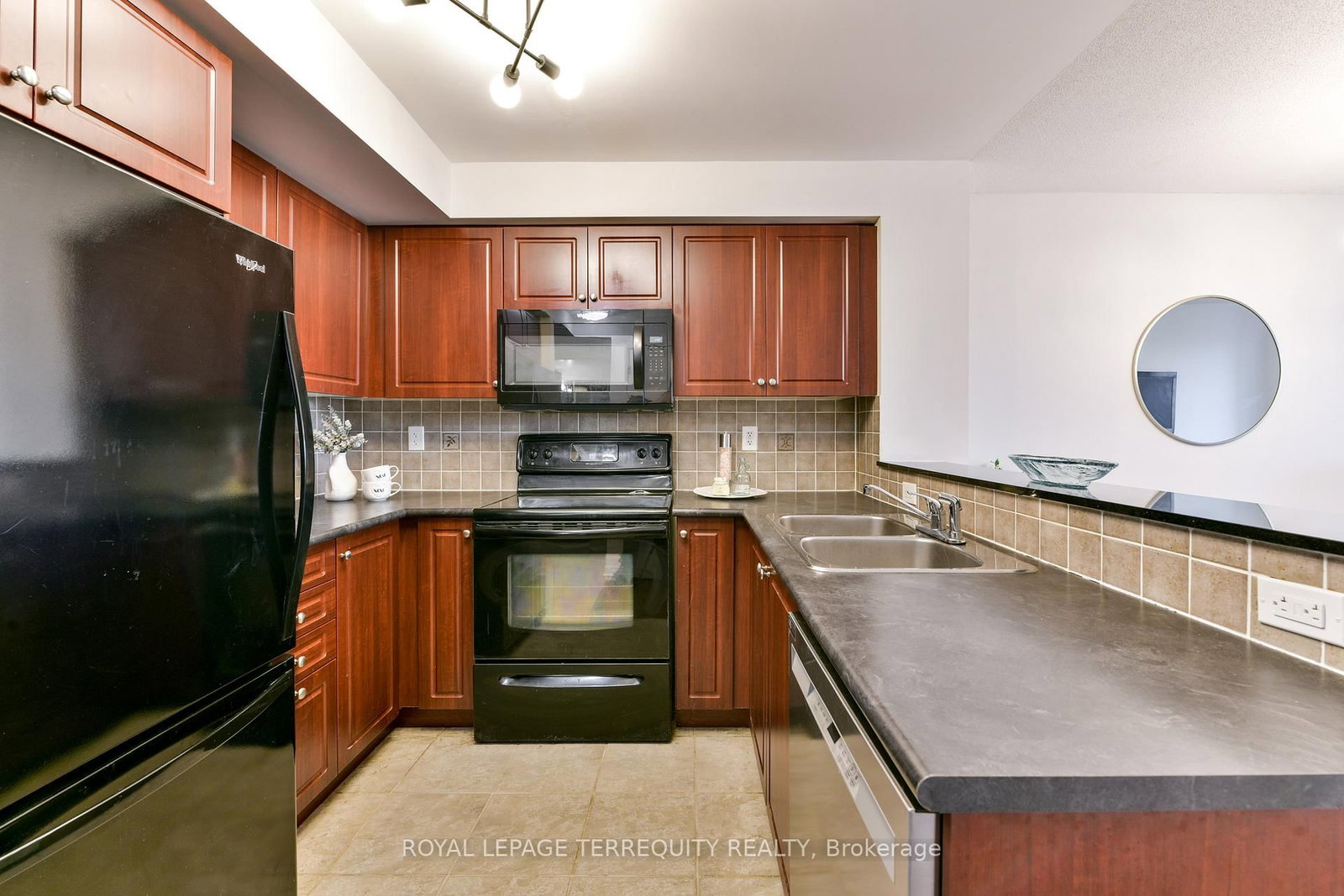 1040 The Queensway, Unit 705 - Photo 23