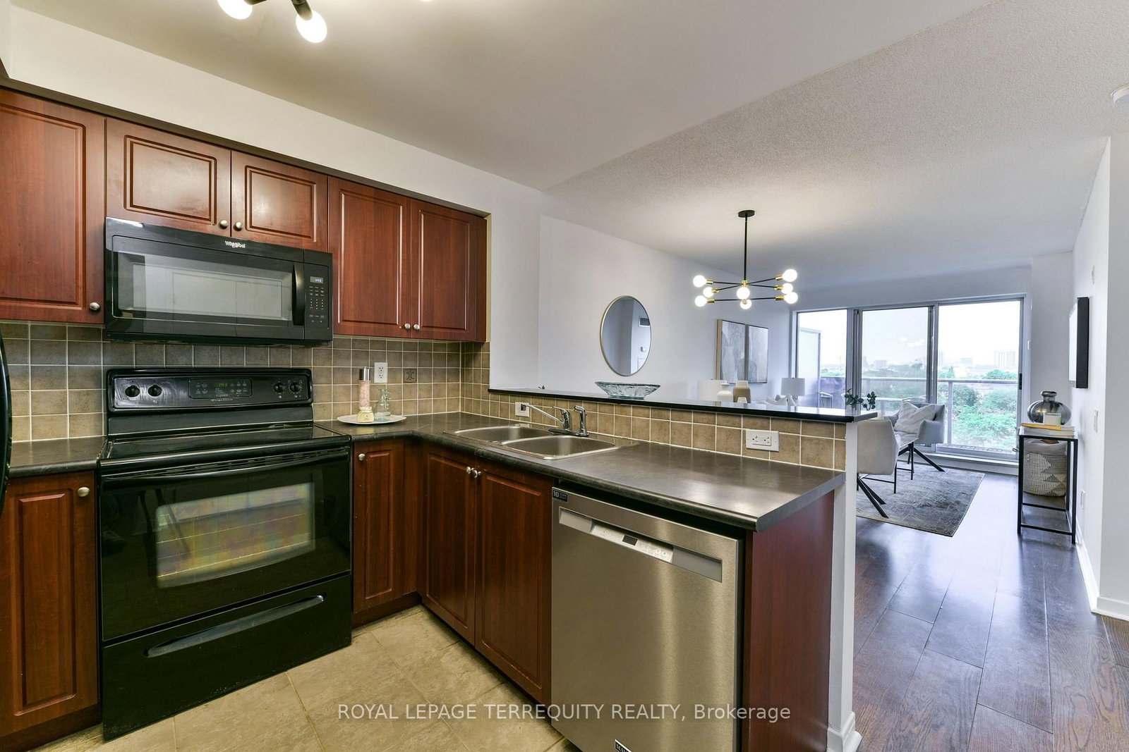 1040 The Queensway, Unit 705 - Photo 24