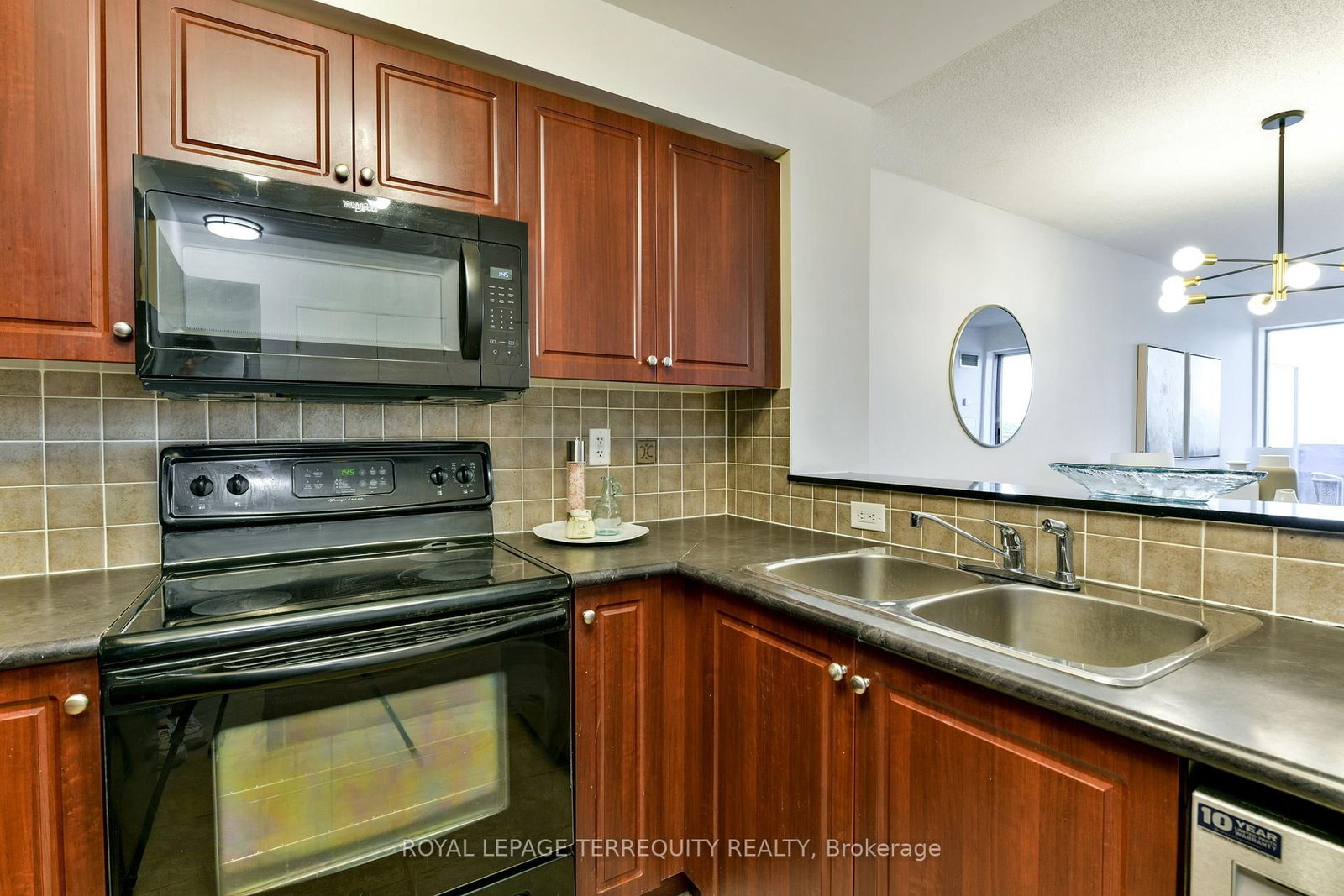 1040 The Queensway, Unit 705 - Photo 27