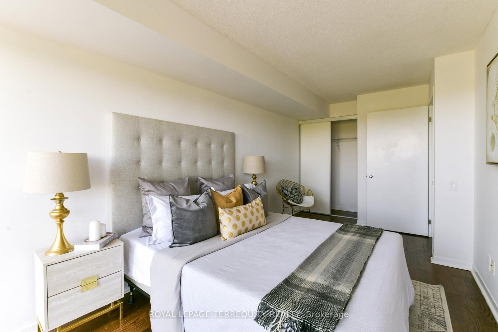 1040 The Queensway, Unit 705 - Photo 32