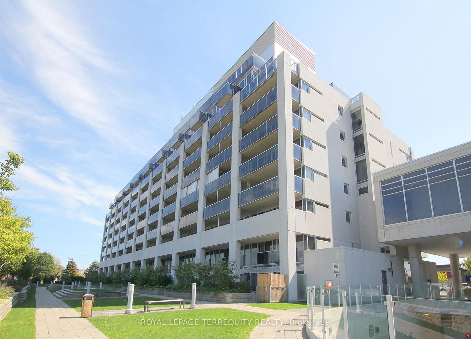 1040 The Queensway, Unit 705 - Photo 4