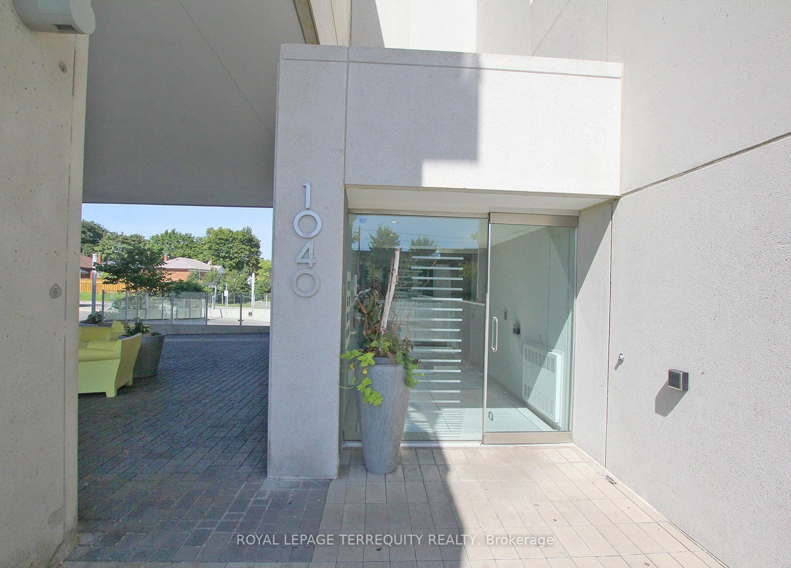 1040 The Queensway, Unit 705 - Photo 5