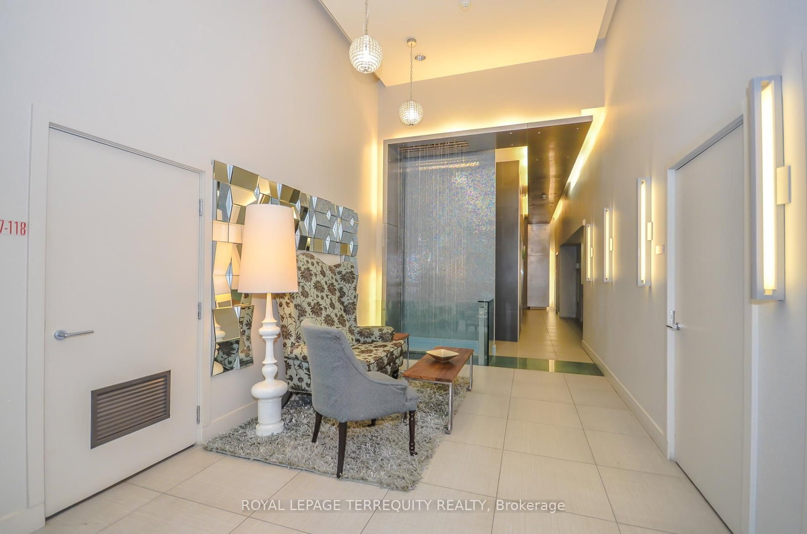 1040 The Queensway, Unit 705 - Photo 7