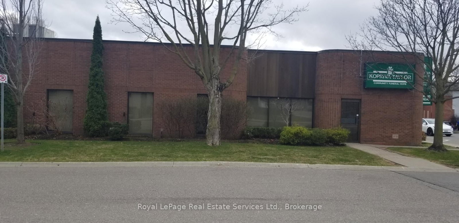 60 Lakeshore Road W, Unit 1 - Photo 3