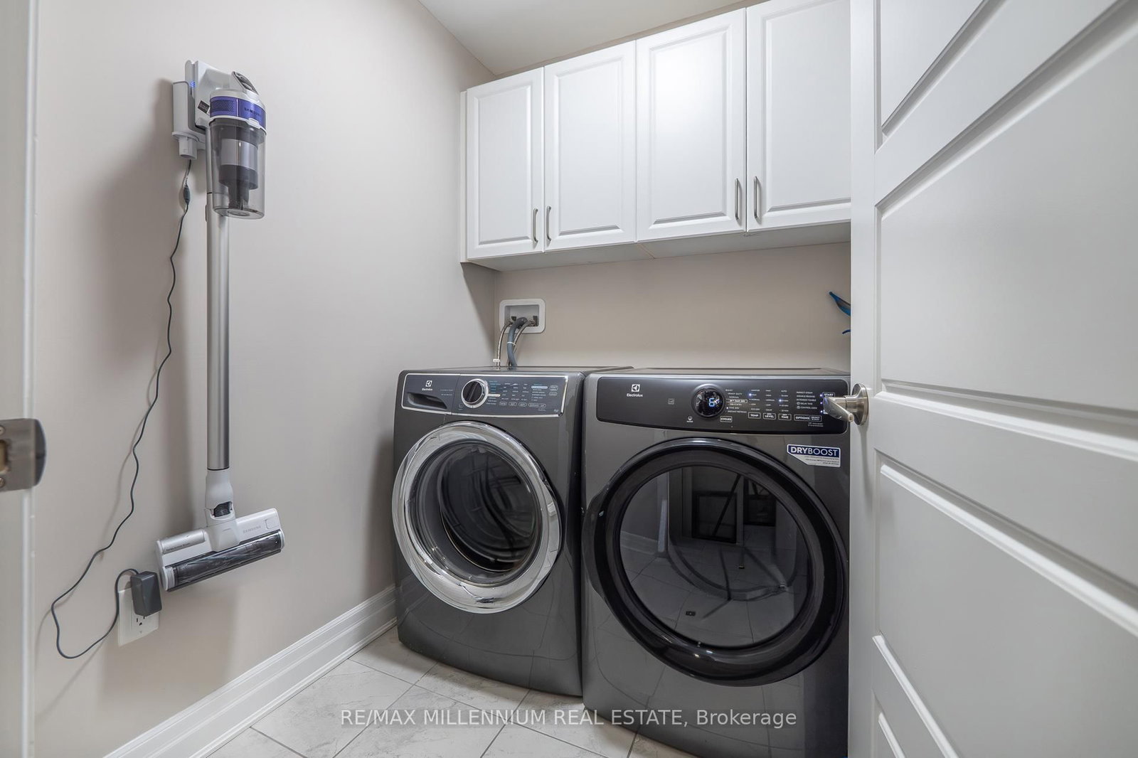 Detached House for sale at 1183 Leger Way, Milton, Ontario, L9E 1E5 - Ford - MLS: W12998046