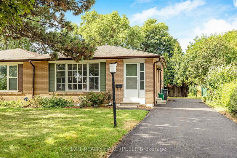 home for sale on 5 Garside Crescent