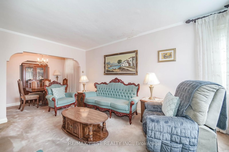 617 Caledonia Rd, Toronto, M6E 4V7 | Image 3