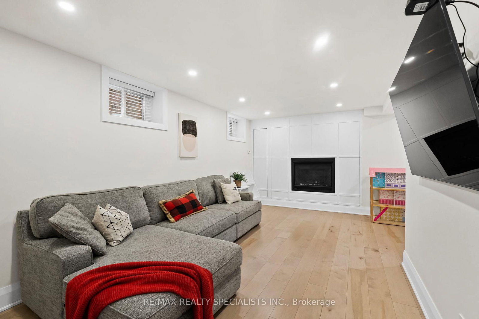 Detached House for sale at 20 George Street, Toronto, Ontario, M8V 2S2 - Mimico - MLS: W12998314