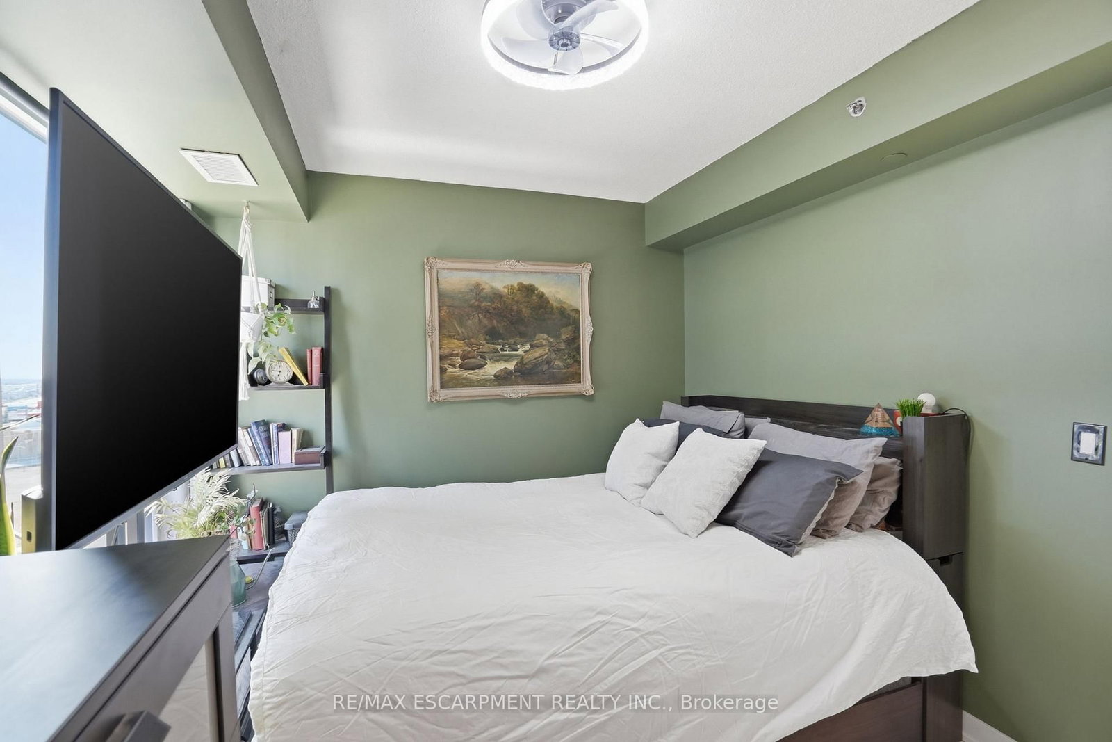 3210 Dakota Common • #A814 • Burlington, ON photo 14