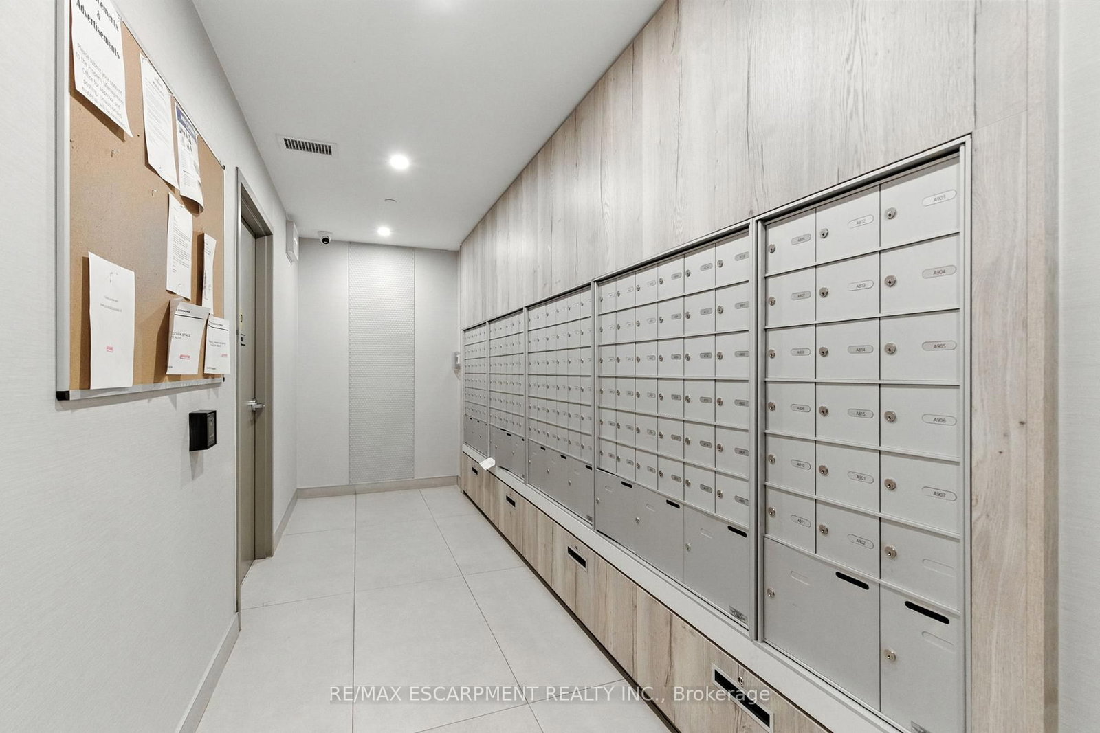 3210 Dakota Common • #A814 • Burlington, ON photo 36