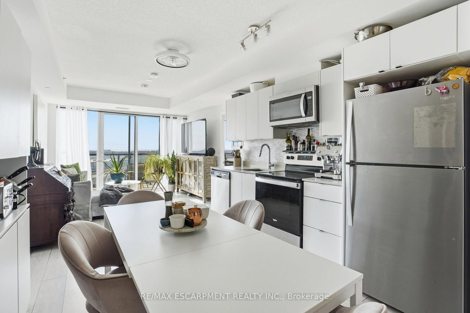 3210 Dakota Common • #A814 • Burlington, ON photo 8