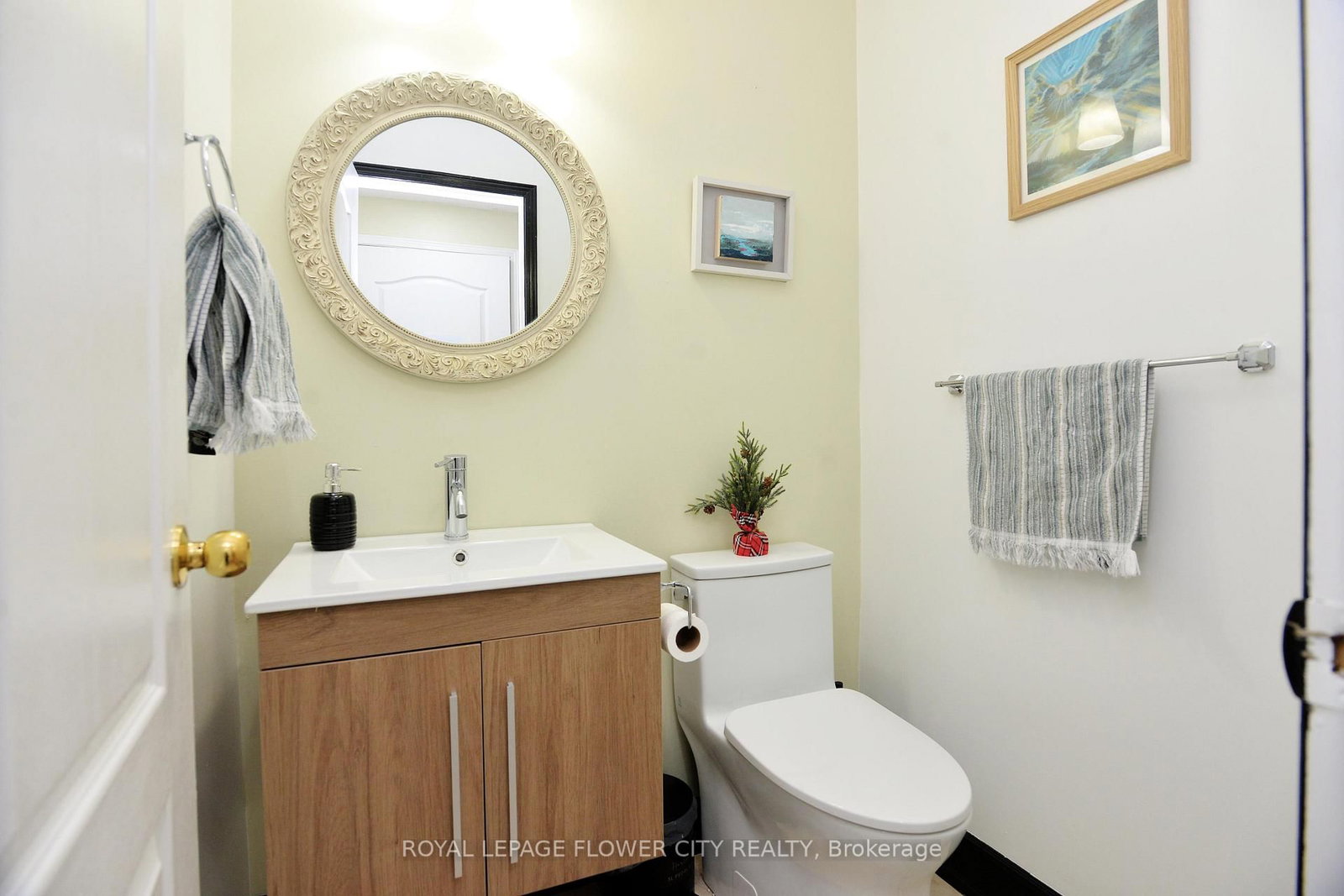 Semi-Detached House for sale at 45 Roadmaster Lane, Brampton, Ontario, L7A 3A7 - Fletcher's Meadow - MLS: W12998374