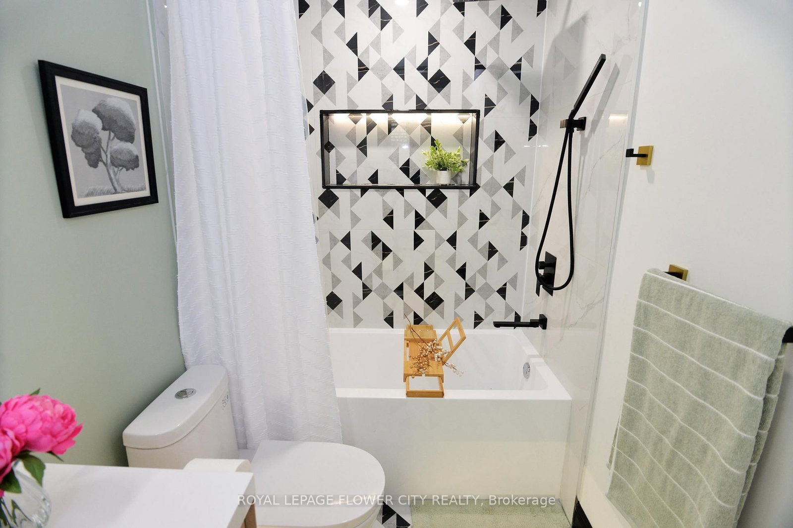 Semi-Detached House for sale at 45 Roadmaster Lane, Brampton, Ontario, L7A 3A7 - Fletcher's Meadow - MLS: W12998374