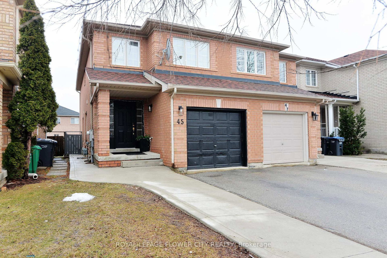 Semi-Detached House for sale at 45 Roadmaster Lane, Brampton, Ontario, L7A 3A7 - Fletcher's Meadow - MLS: W12998374