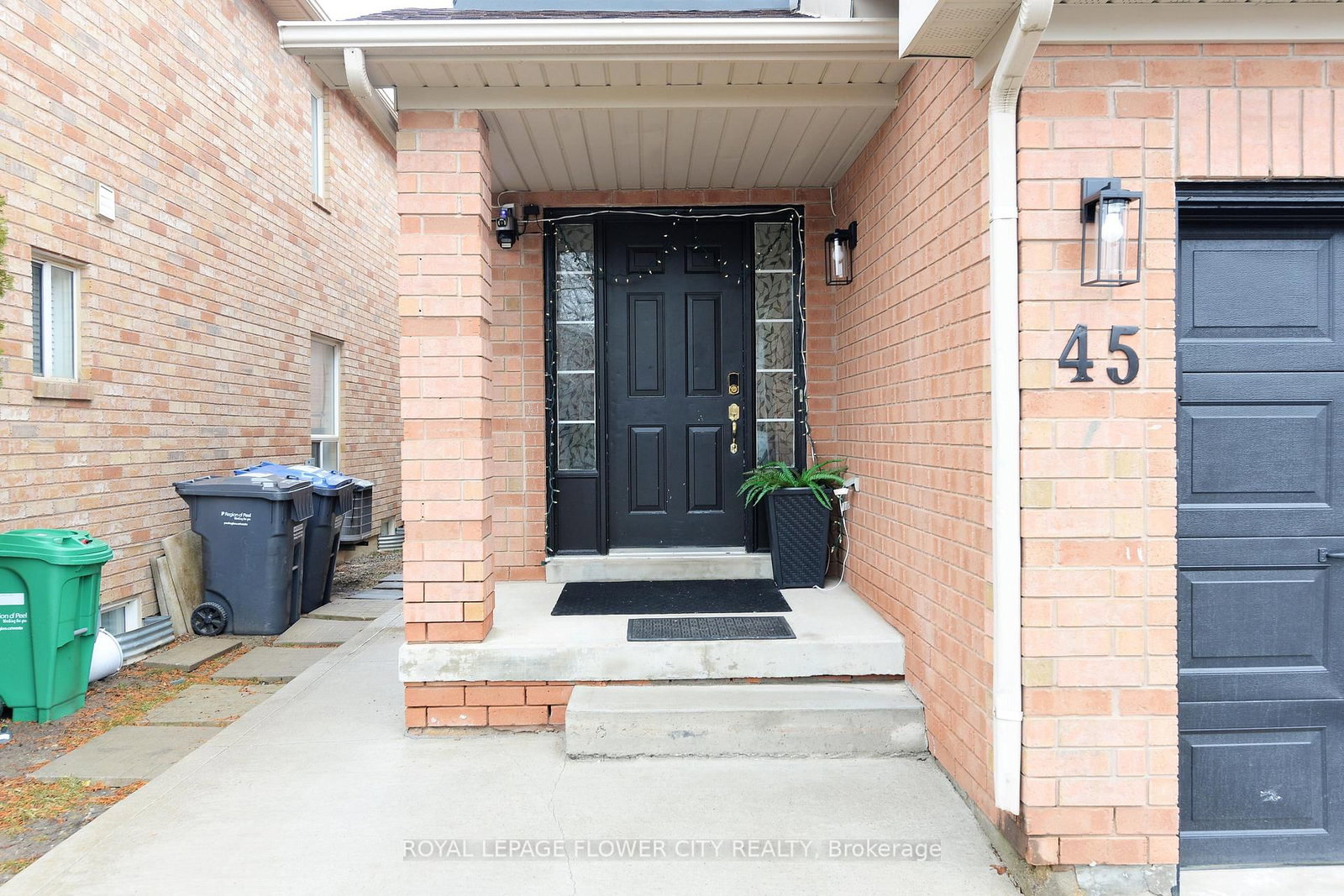 Semi-Detached House for sale at 45 Roadmaster Lane, Brampton, Ontario, L7A 3A7 - Fletcher's Meadow - MLS: W12998374