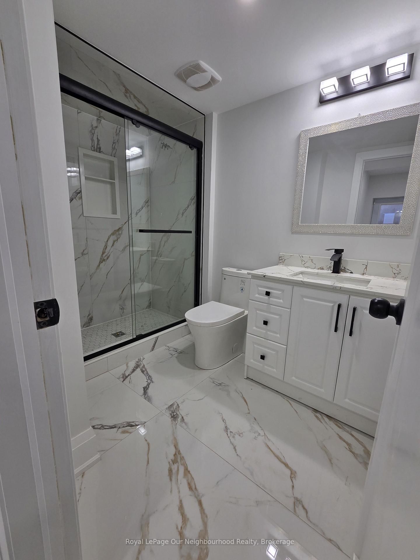 1432 Yellow Rose Circle, Unit Bsmt - Photo 3