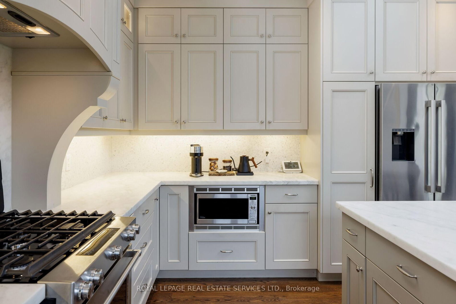 Detached House for sale at 23 Glenmanor Drive, Oakville, Ontario, L6K 2B3 - Central - MLS: W12998386