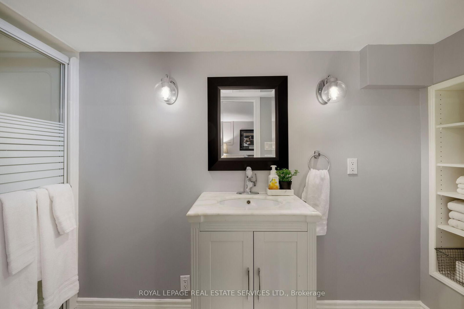 Detached House for sale at 23 Glenmanor Drive, Oakville, Ontario, L6K 2B3 - Central - MLS: W12998386