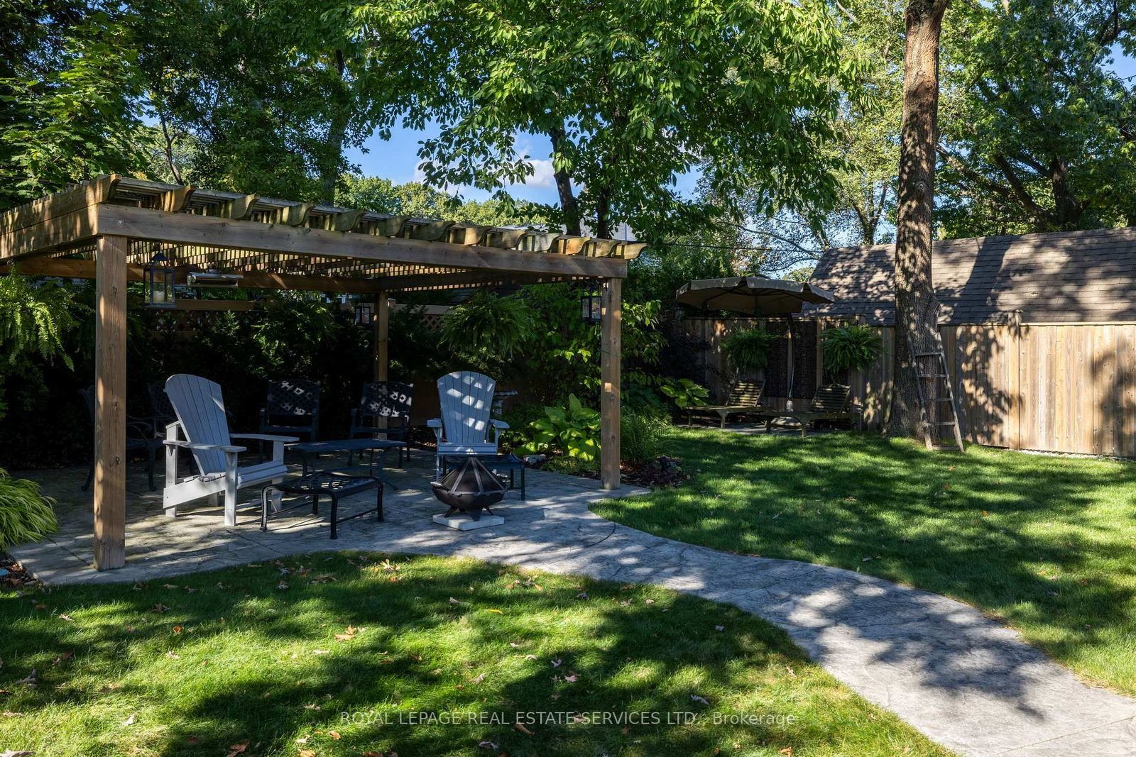 Detached House for sale at 23 Glenmanor Drive, Oakville, Ontario, L6K 2B3 - Central - MLS: W12998386