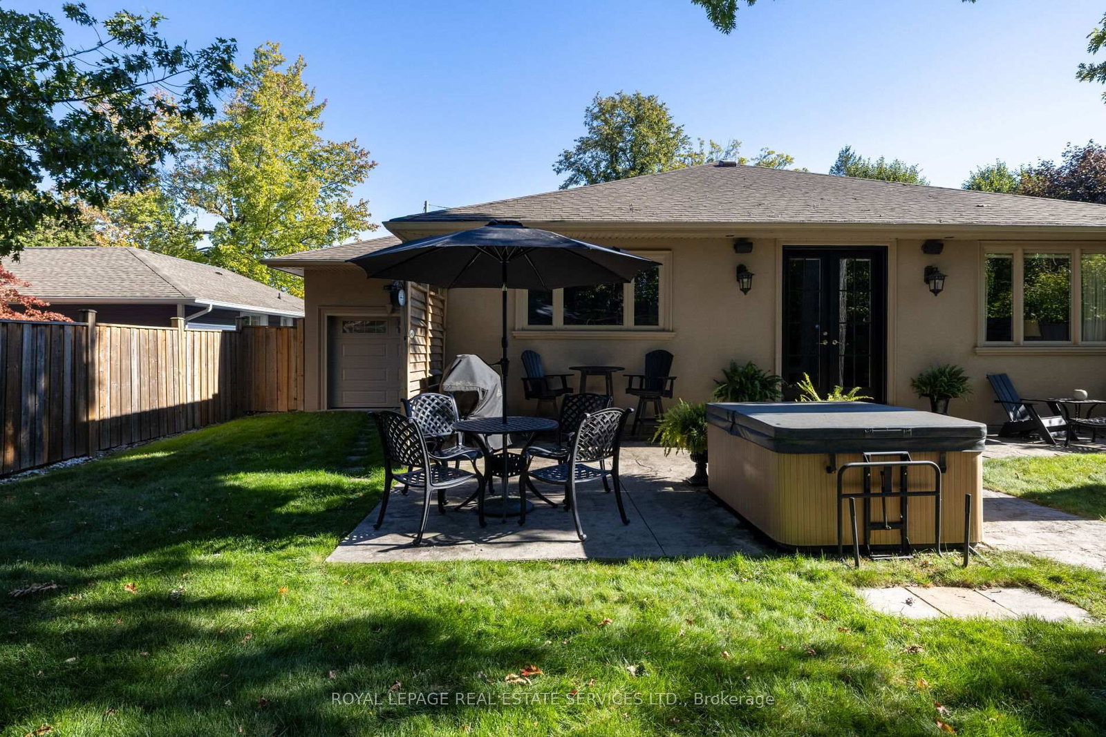 Detached House for sale at 23 Glenmanor Drive, Oakville, Ontario, L6K 2B3 - Central - MLS: W12998386