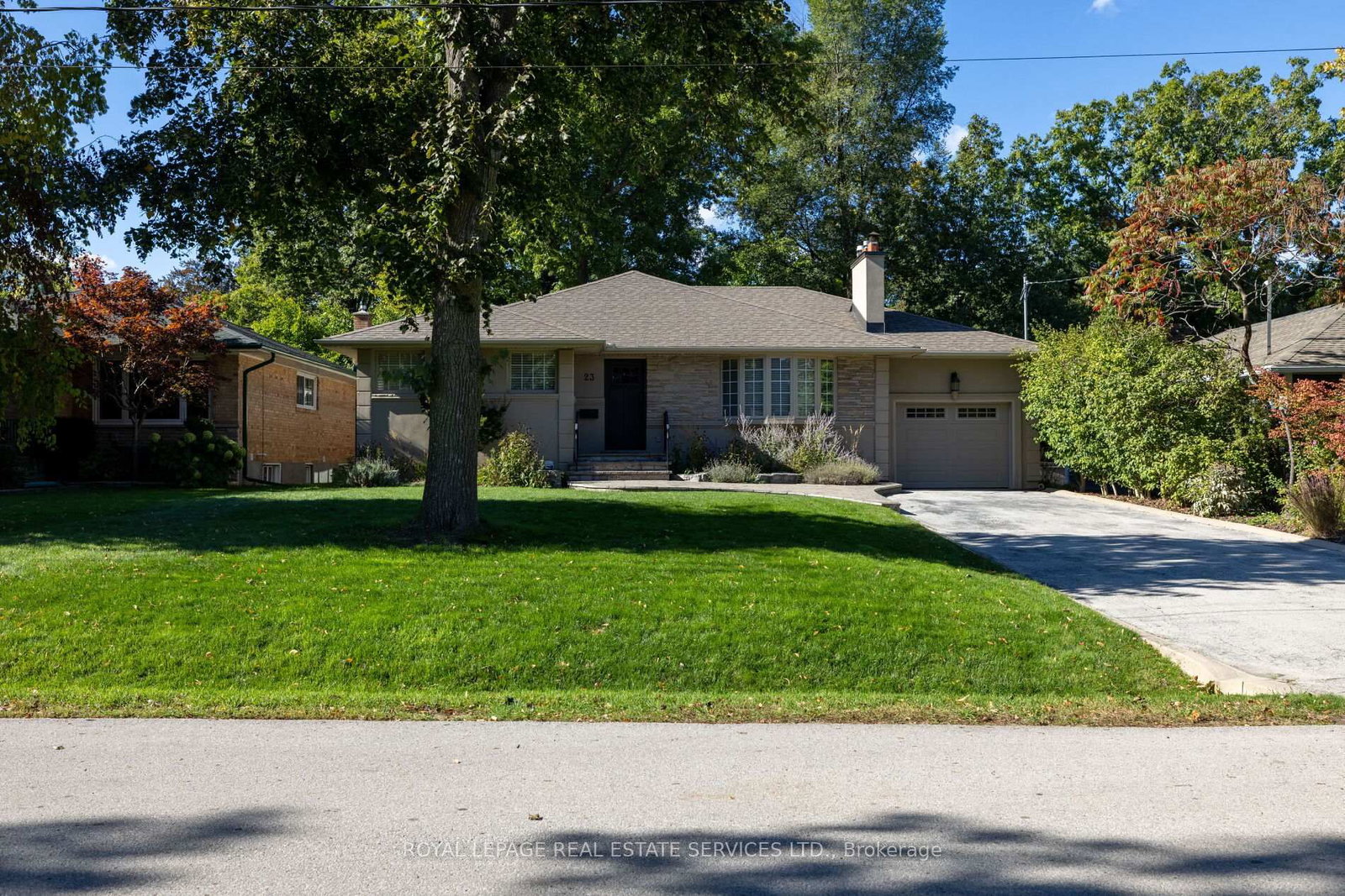 Detached House for sale at 23 Glenmanor Drive, Oakville, Ontario, L6K 2B3 - Central - MLS: W12998386