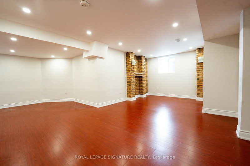 BSMT - 3163 Galbraith Dr, Mississauga, L5L 3Y9 | Image 2