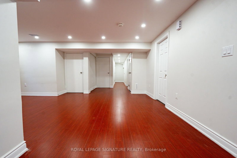 BSMT - 3163 Galbraith Dr, Mississauga, L5L 3Y9 | Image 3