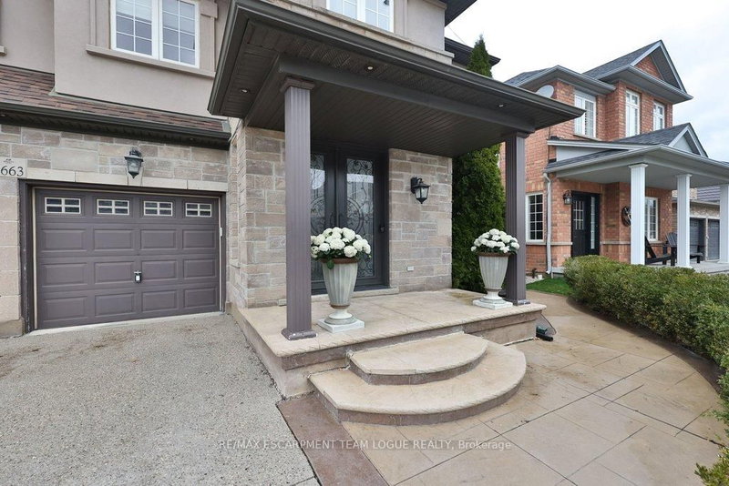 4663 Leanna Heights Rd, Burlington, L7M 0E6 | Image 2