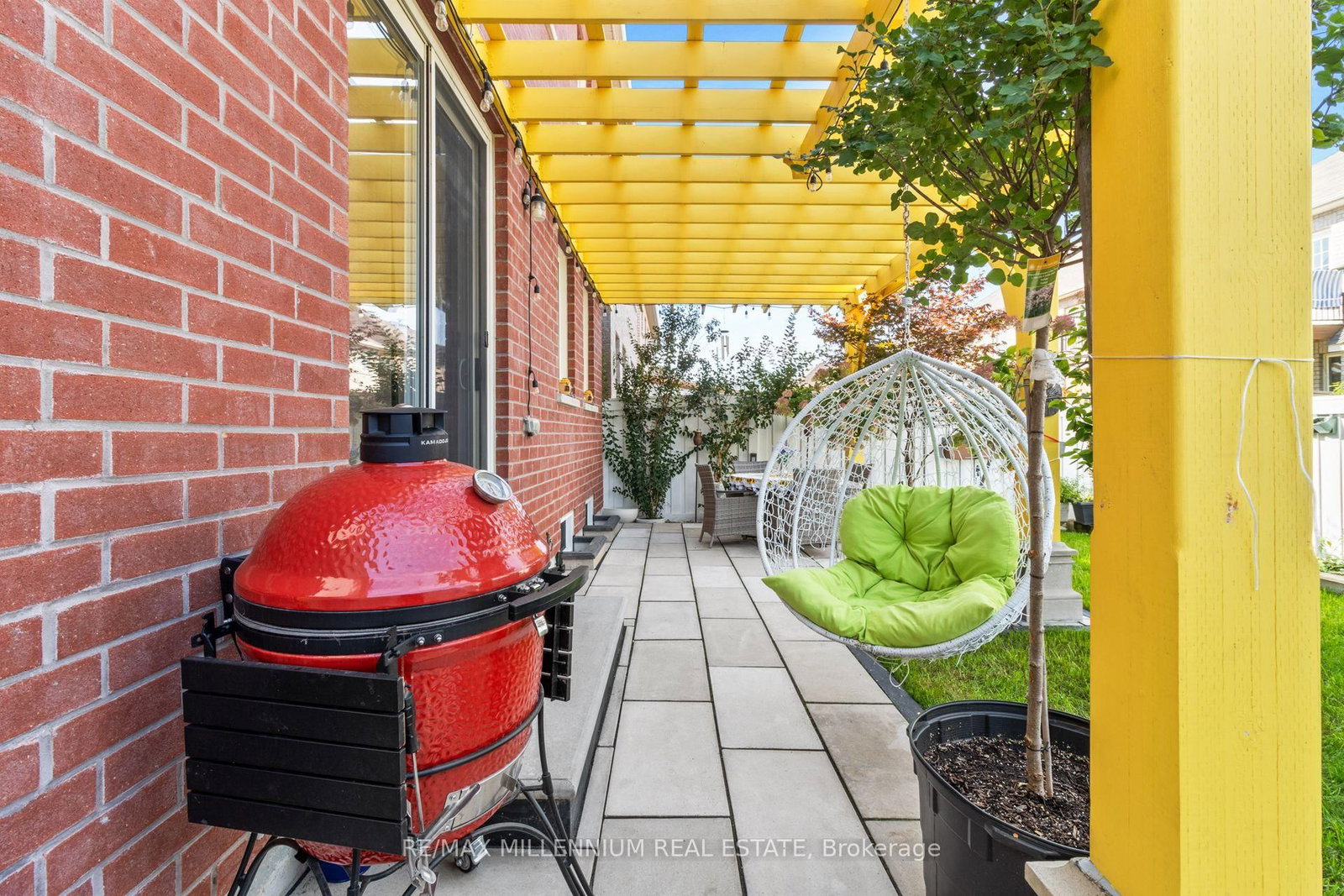 Detached House for sale at 6 Trentonian Street, Brampton, Ontario, L6R 3W2 - Sandringham-Wellington North - MLS: W12998528