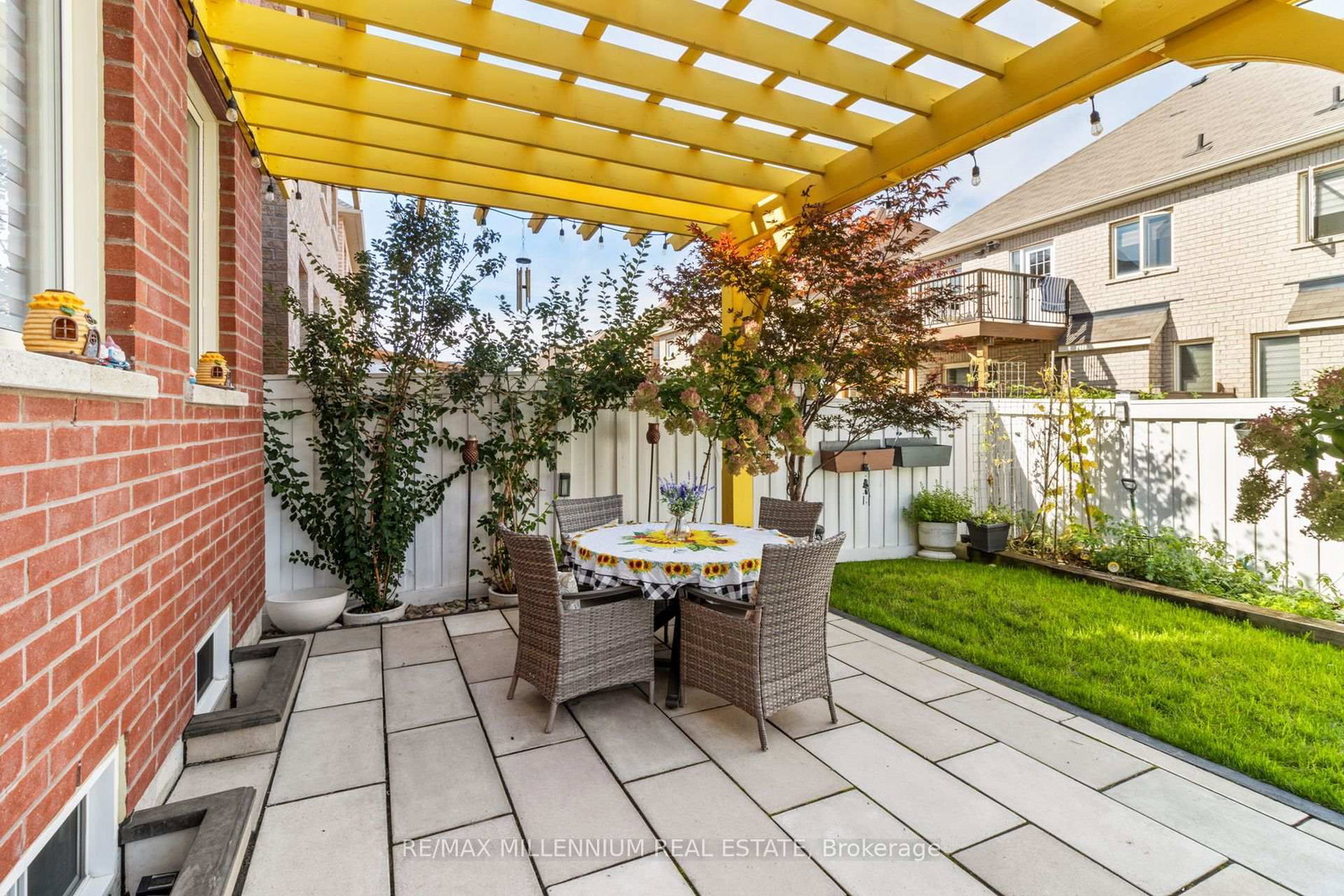 Detached House for sale at 6 Trentonian Street, Brampton, Ontario, L6R 3W2 - Sandringham-Wellington North - MLS: W12998528