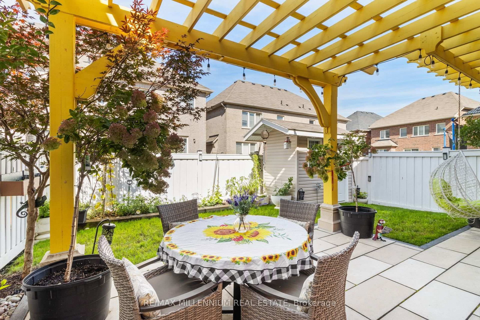 Detached House for sale at 6 Trentonian Street, Brampton, Ontario, L6R 3W2 - Sandringham-Wellington North - MLS: W12998528