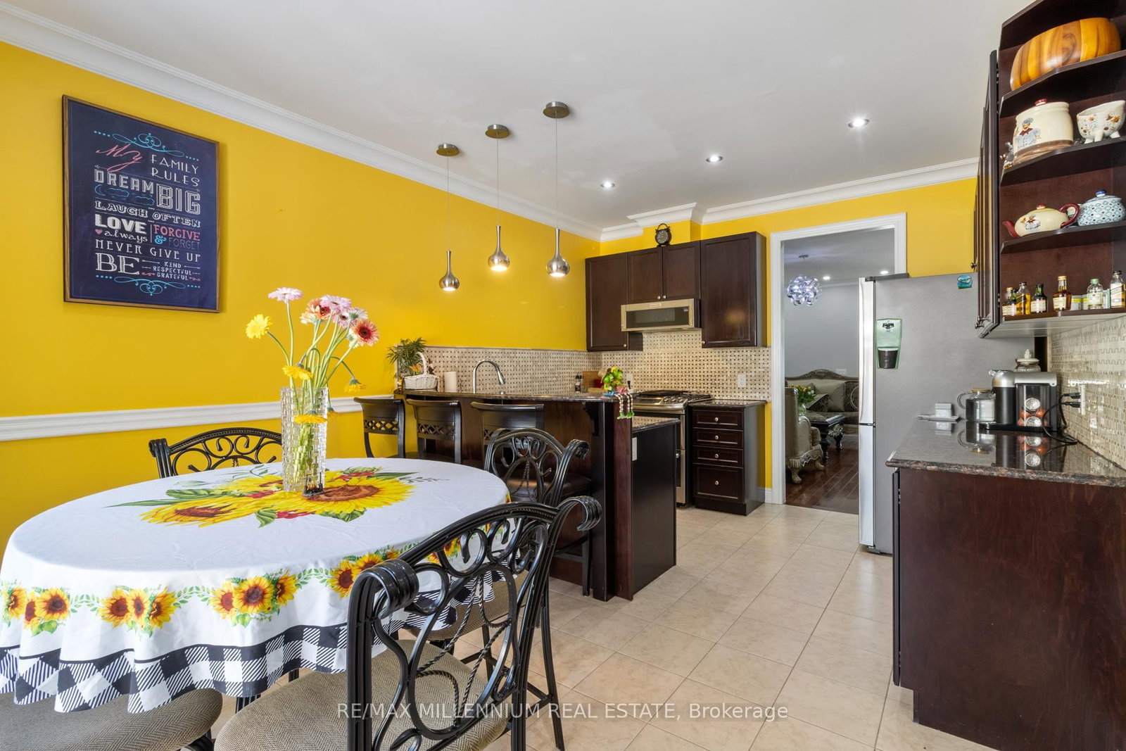 Detached House for sale at 6 Trentonian Street, Brampton, Ontario, L6R 3W2 - Sandringham-Wellington North - MLS: W12998528