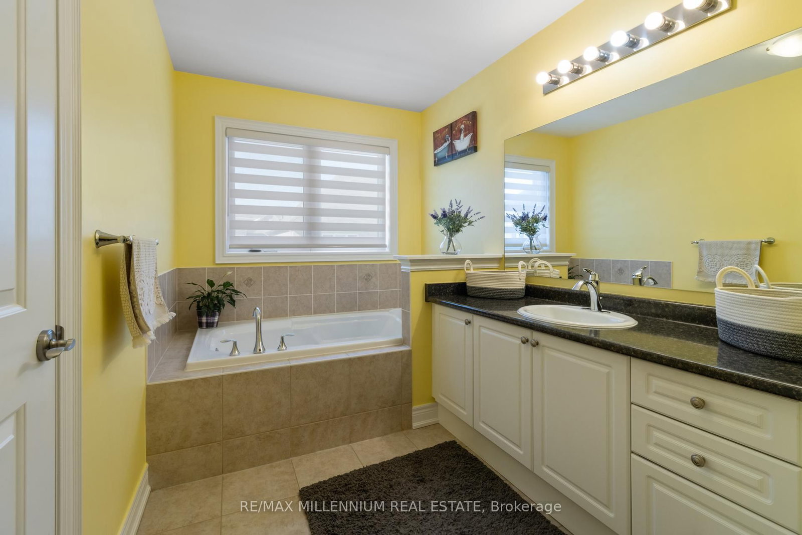 Detached House for sale at 6 Trentonian Street, Brampton, Ontario, L6R 3W2 - Sandringham-Wellington North - MLS: W12998528