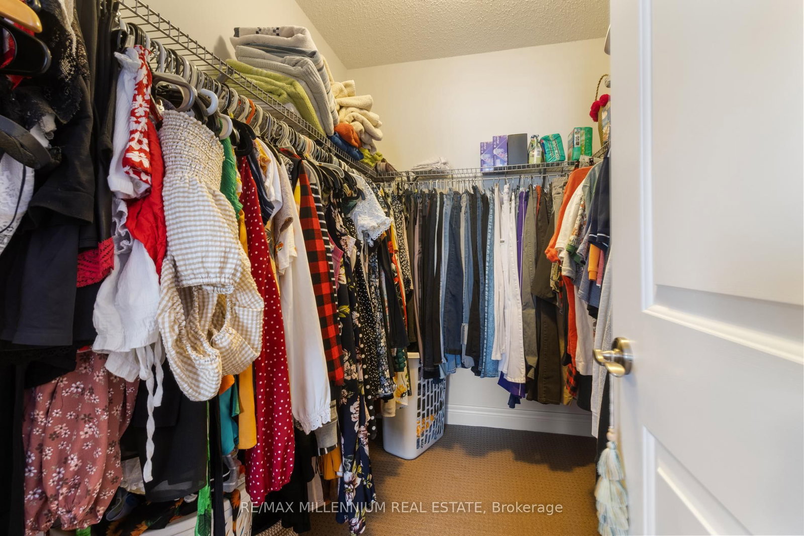 Detached House for sale at 6 Trentonian Street, Brampton, Ontario, L6R 3W2 - Sandringham-Wellington North - MLS: W12998528