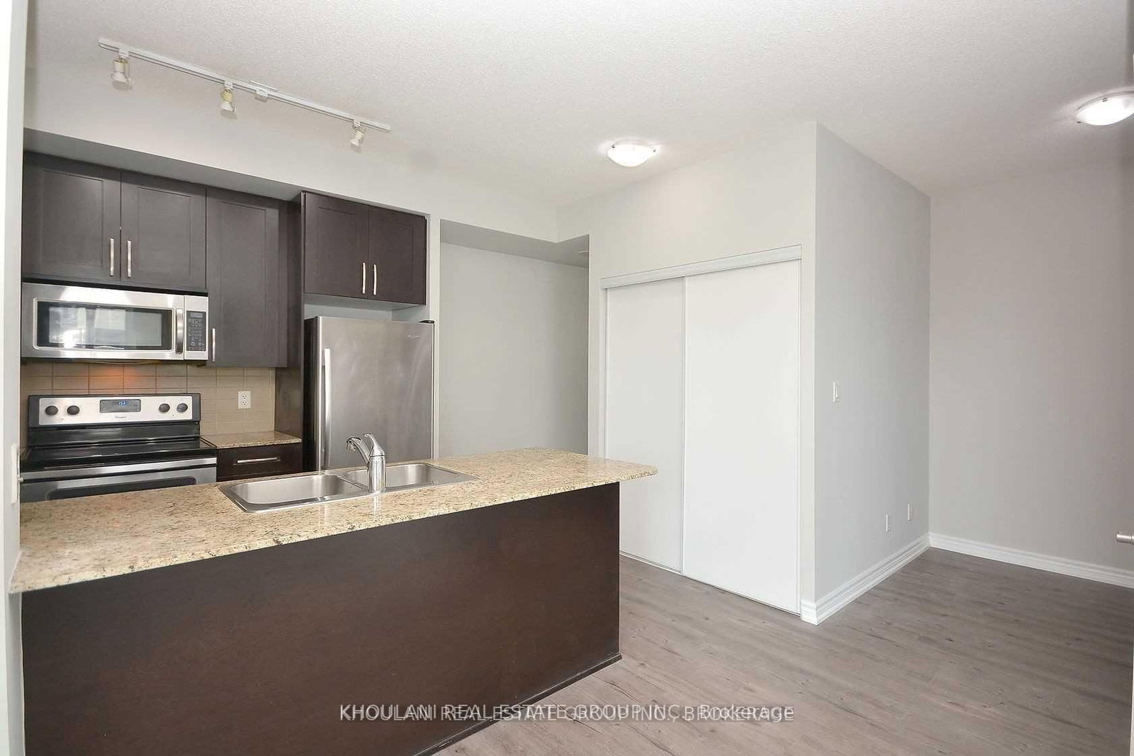4070 Confederation Parkway, Unit 902 - Photo 5