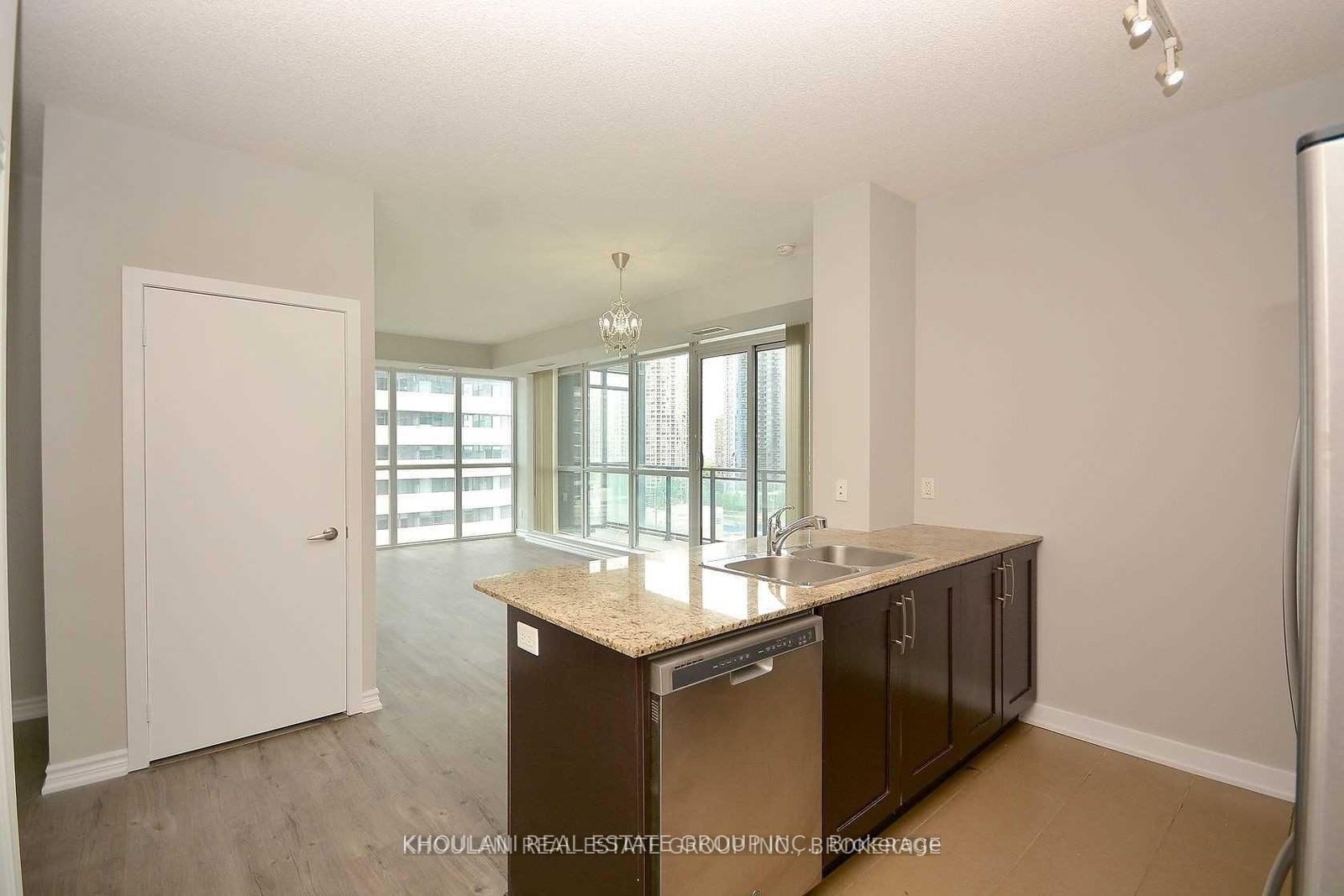 4070 Confederation Parkway, Unit 902 - Photo 7