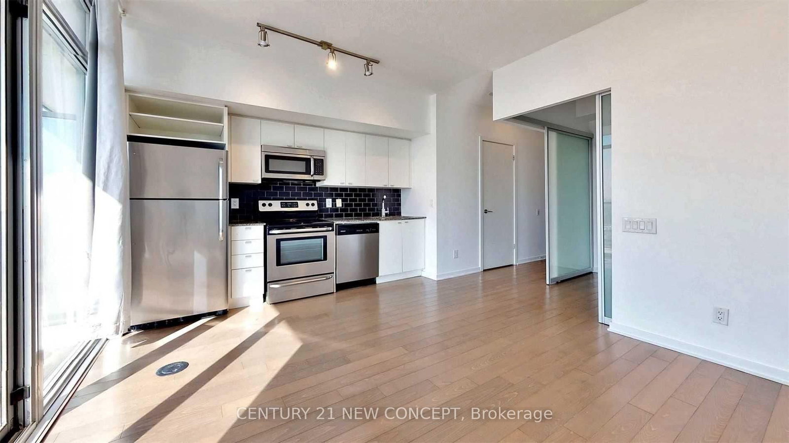 105 The Queensway Avenue, Unit 2505 - Photo 4