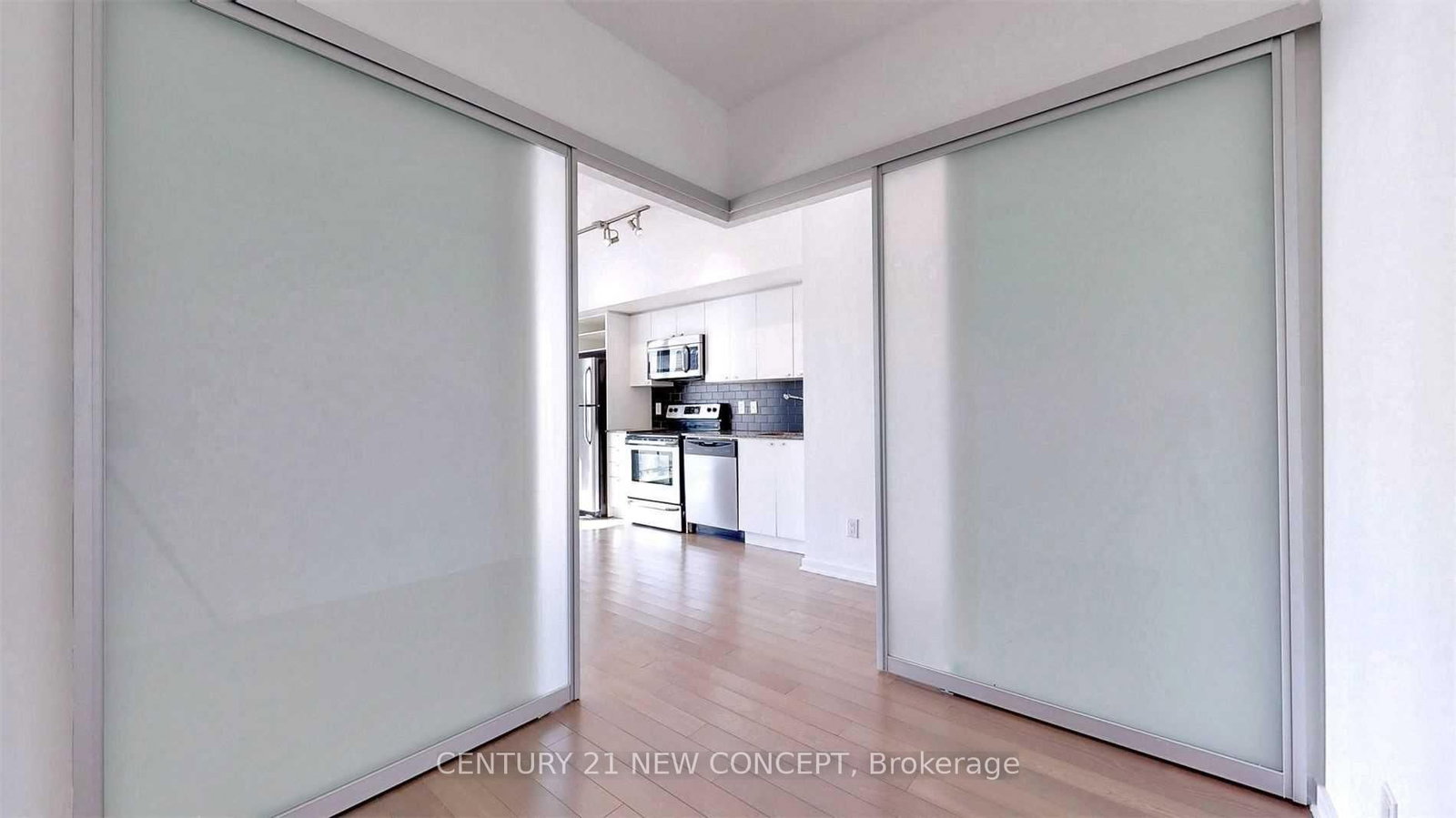 105 The Queensway Avenue, Unit 2505 - Photo 9