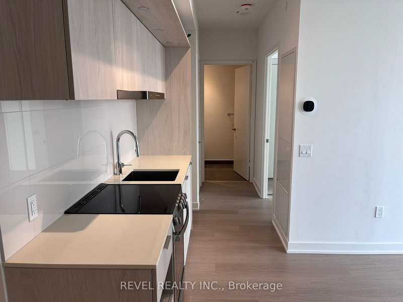 home for lease on 1301-448 Burnhamthorpe Road W