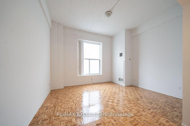 112 - 1407 Dupont Street