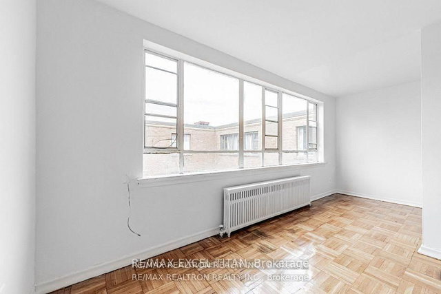 205 - 2515 Eglinton Avenue W