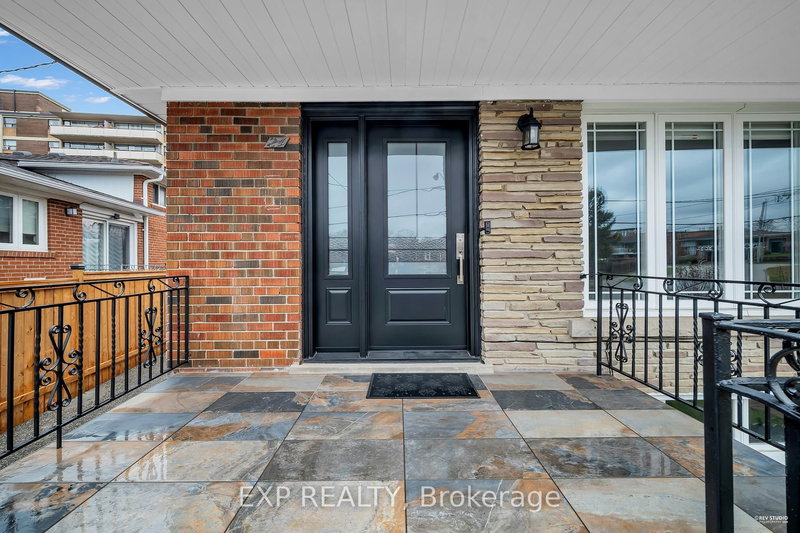 24 Goldcrest Blvd, Toronto, M6L 2X5 | Image 2