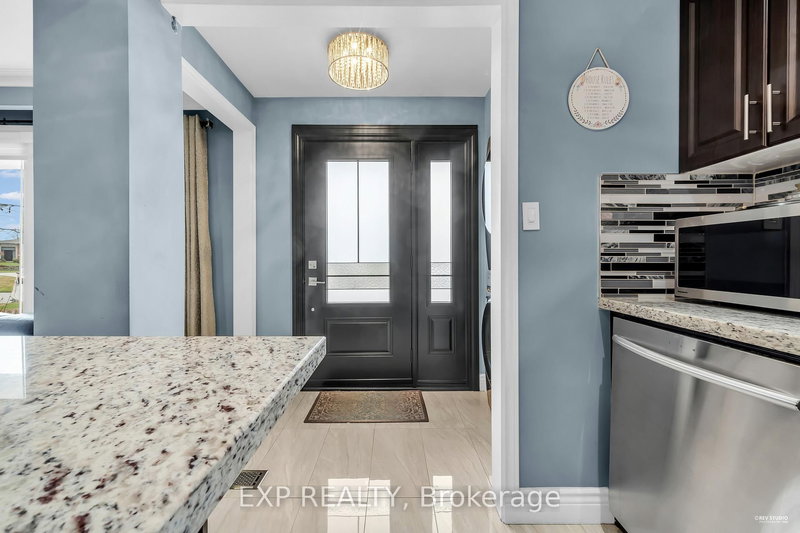 24 Goldcrest Blvd, Toronto, M6L 2X5 | Image 3